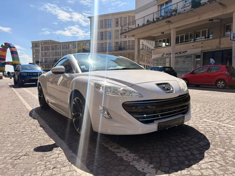 Peugeot 201 2011 Essence 100 ch