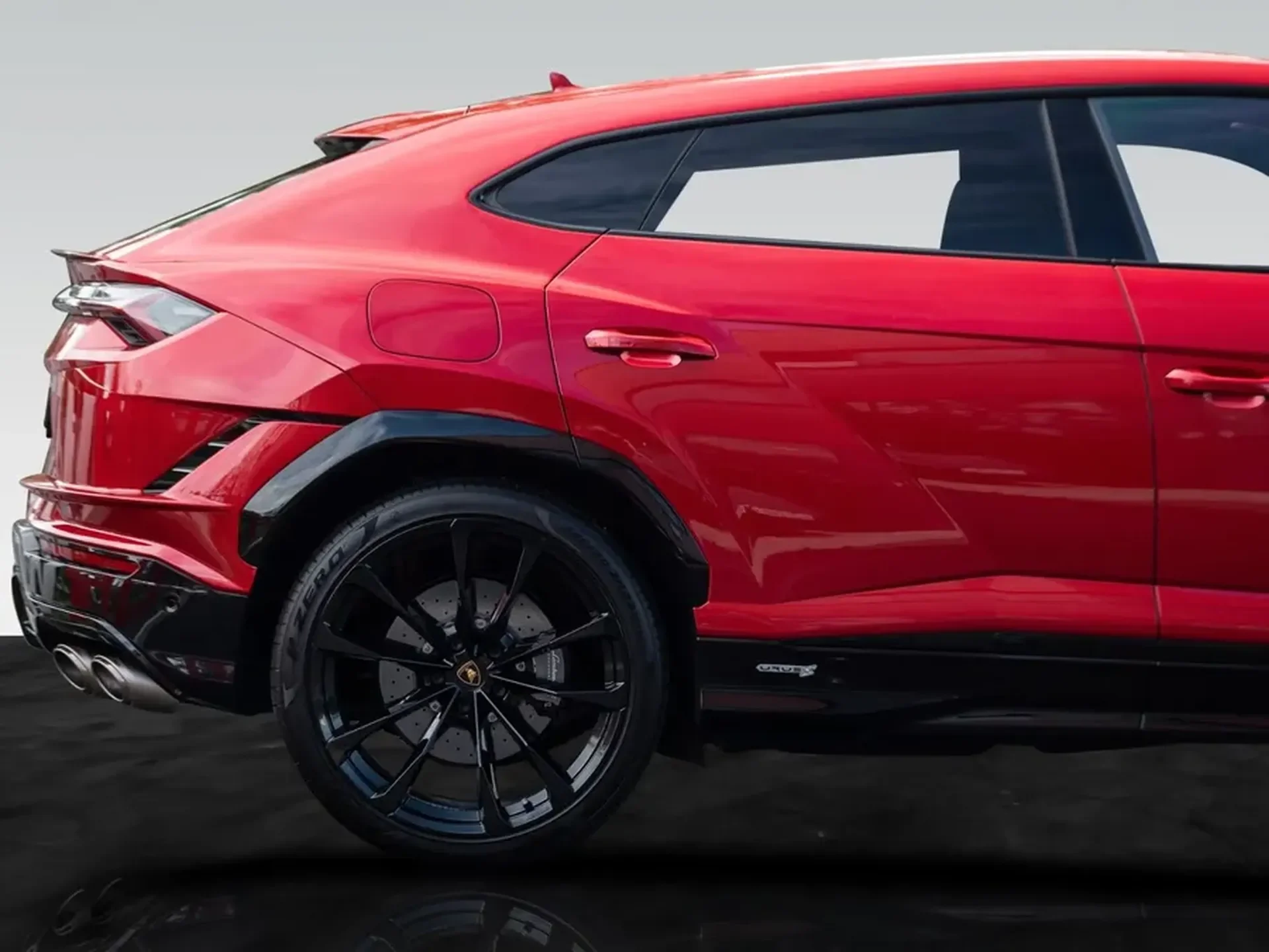 Lamborghini Urus 2025 Essence 666 ch