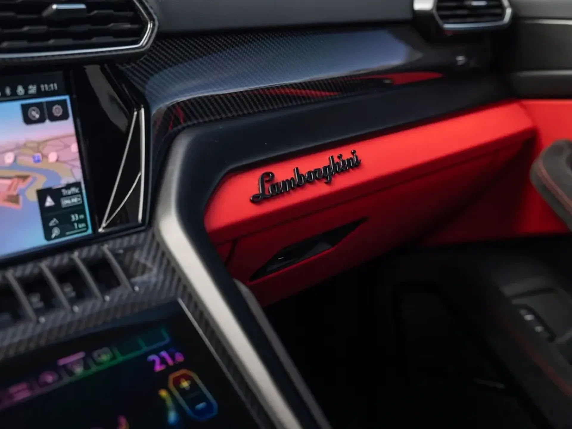 Lamborghini Urus 2025 Essence 666 ch