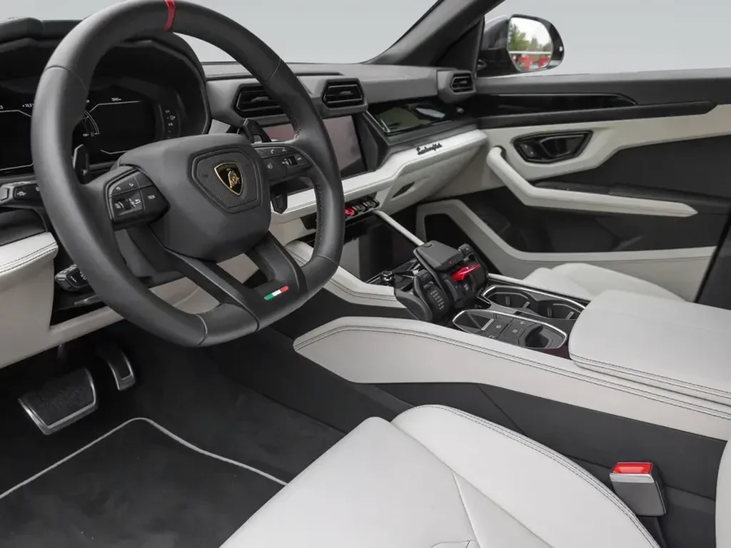 Lamborghini Urus 2025 Essence 799 ch