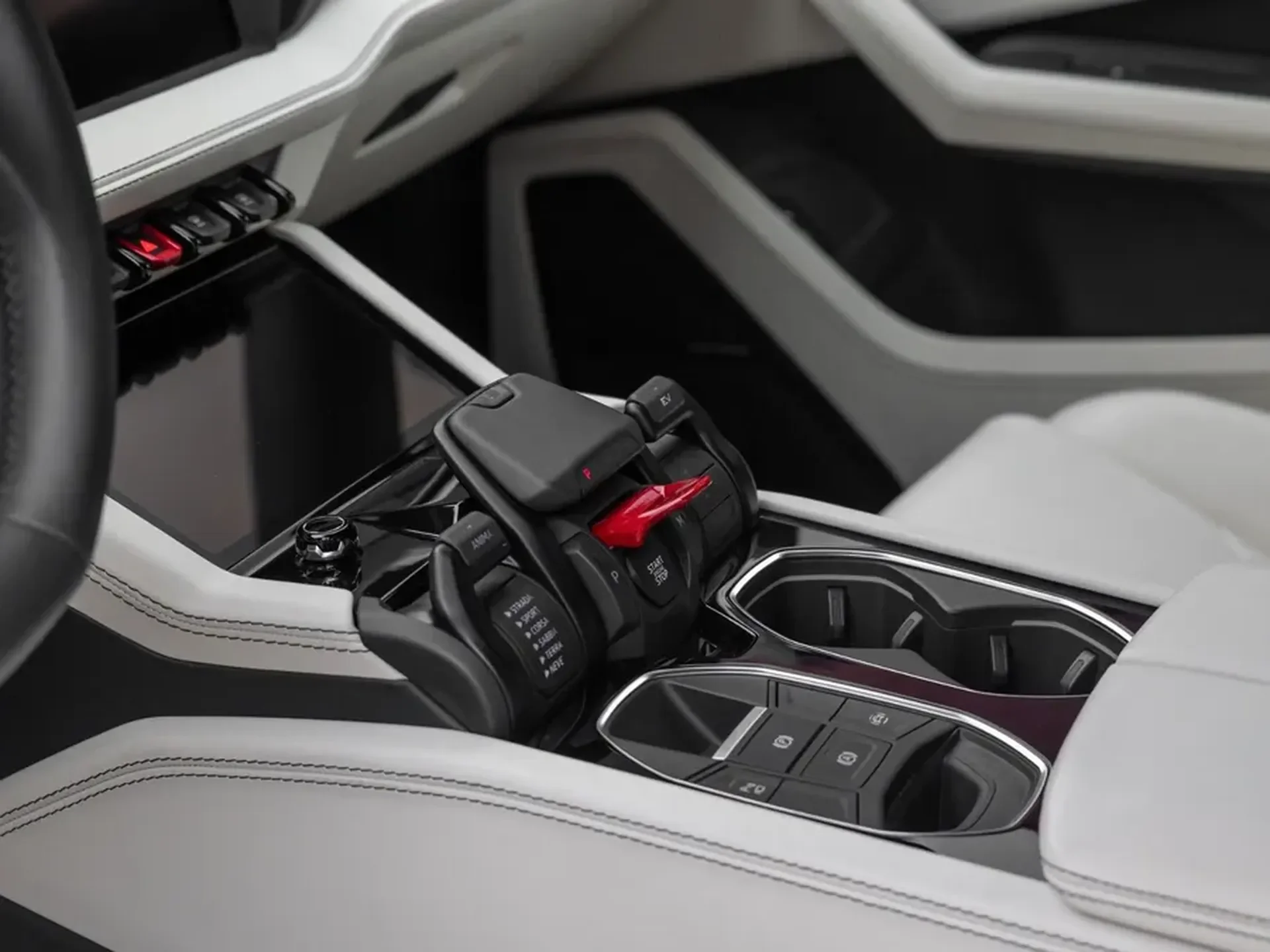 Lamborghini Urus 2025 Essence 799 ch