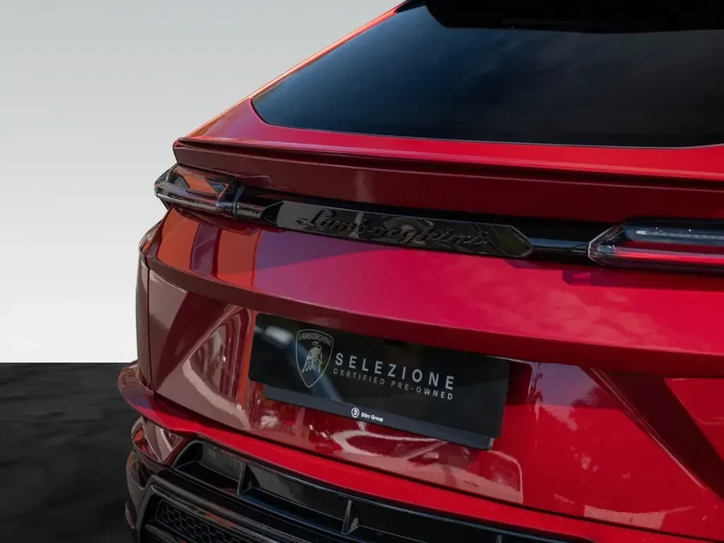 Lamborghini Urus 2025 Essence 666 ch