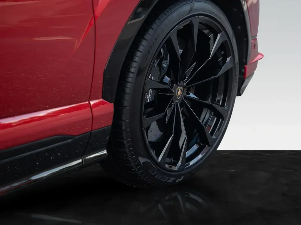 Lamborghini Urus 2025 Essence 666 ch